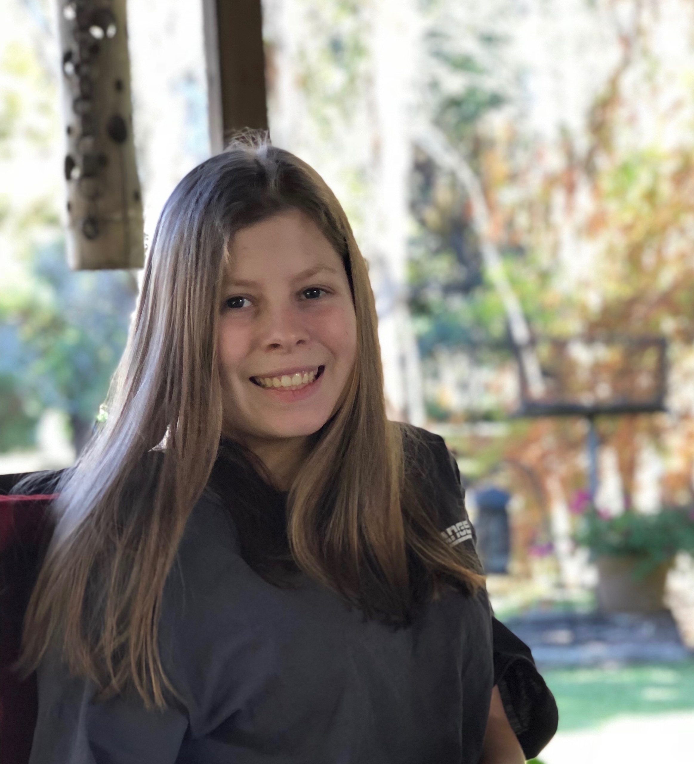 Georgia Shakeshaft 2019-2020 Teen Advisors (close headshot) with her smiley face facing to the camera