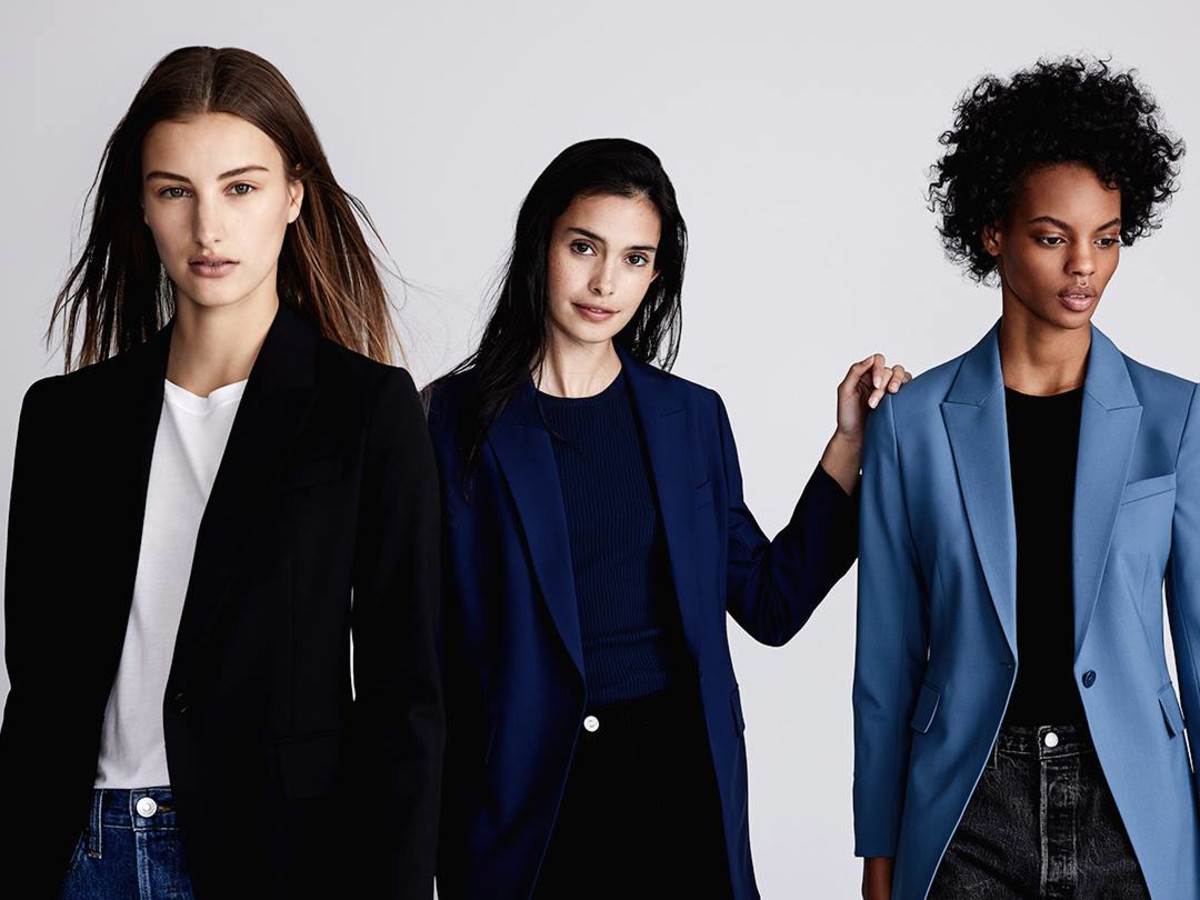 3 girls on their business suit (Photoshoot)